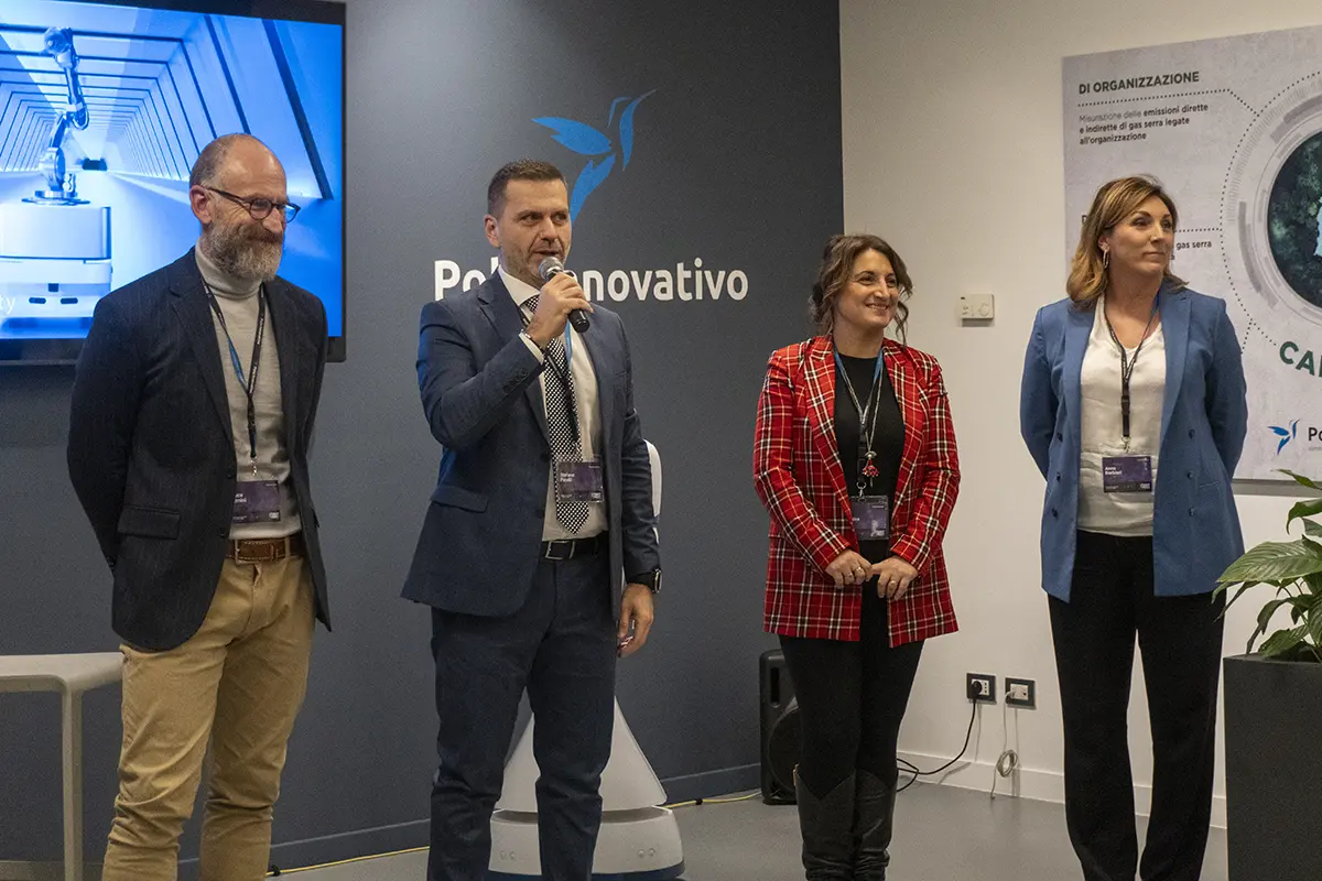 Aperitivo tra Umanoidi e Robotica Mobile Humans 4 Humans: Discorso - Polo innovativo Aperitivo tra Umanoidi e Robotica Mobile Humans 4 Humans: Discorso - Polo innovativo