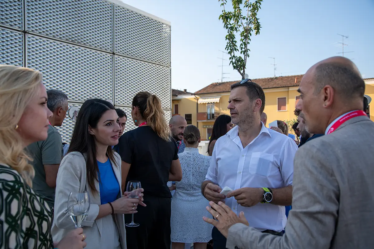 Azienda Intelligente: masterclass Simest: Aperitivo esterno - Polo innovativo Azienda Intelligente: masterclass Simest: Aperitivo esterno - Polo innovativo