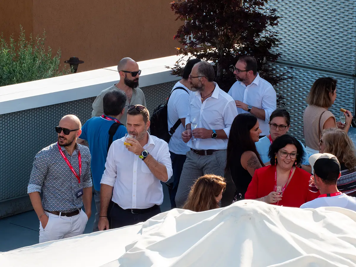 Azienda Intelligente: masterclass Simest: Aperitivo - Polo innovativo Azienda Intelligente: masterclass Simest: Aperitivo - Polo innovativo